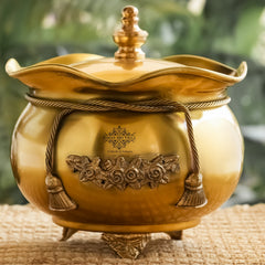 Brass Designer Pot with Lid & 3 Decorative Legs, 43oz