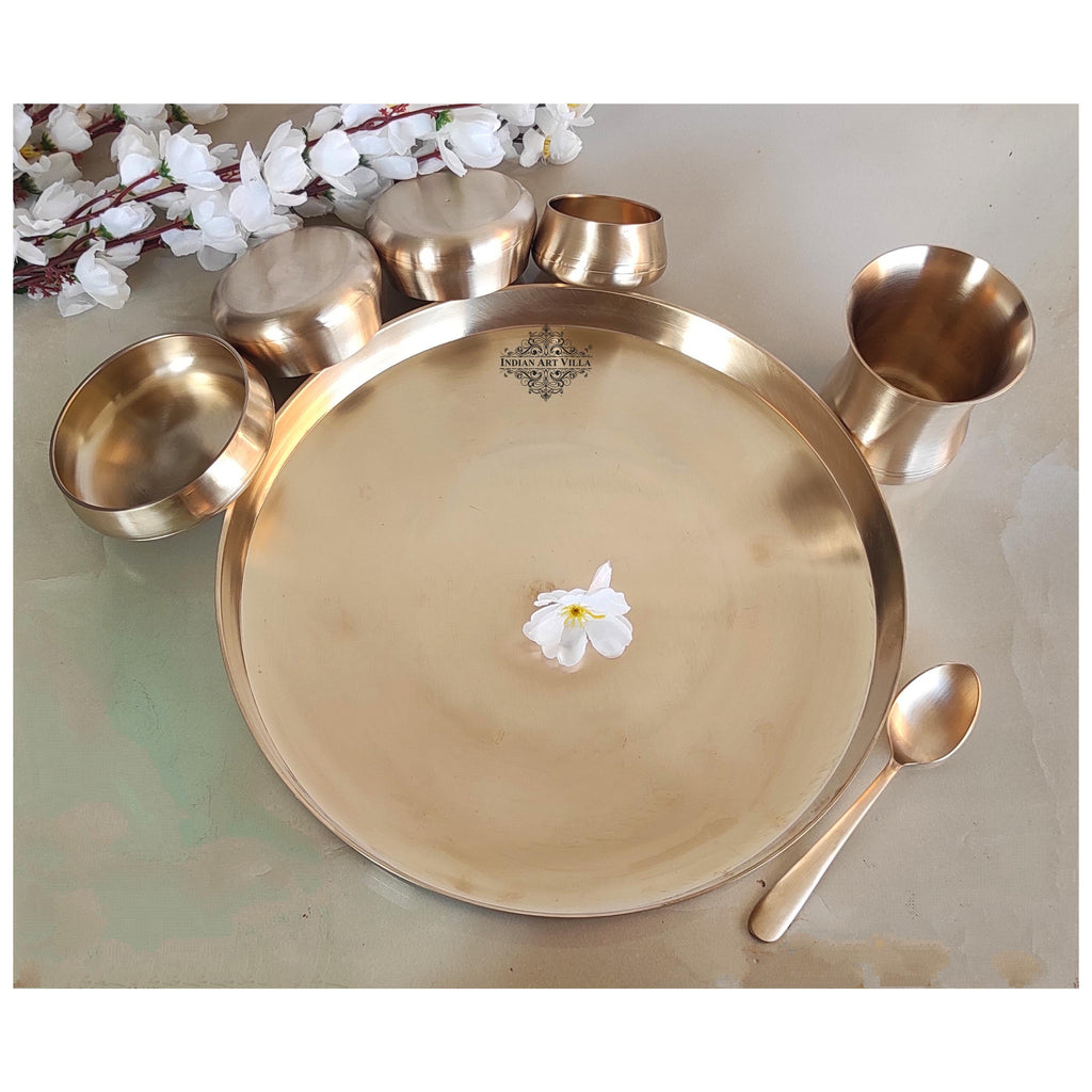 With this dinner set, your Indian style dining experience goes several notches up.