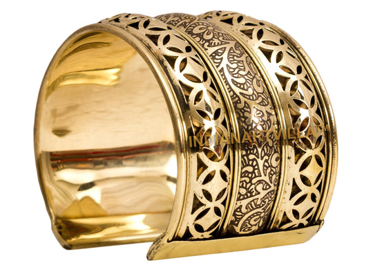 Indian Art Villa Handmade Brass Star Design Openable Kada Braceleted Bangle | Traditonal Collection